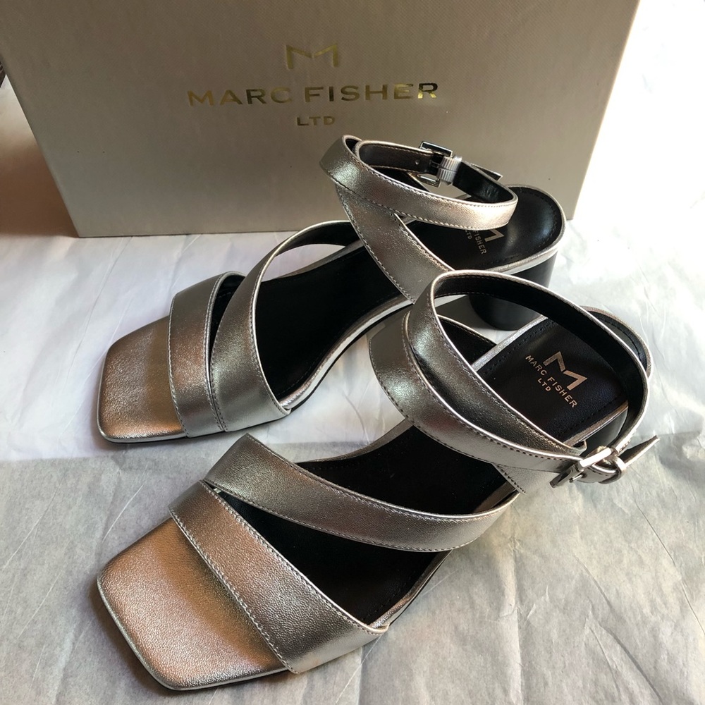 Marc Fisher Idana Silver Leather  / 6.5